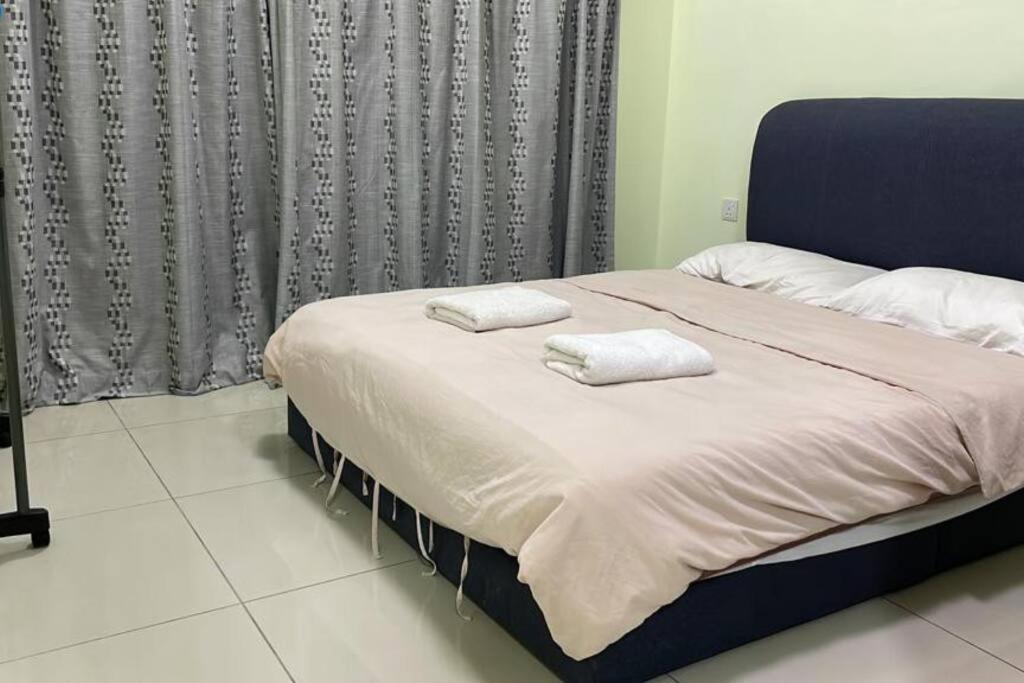 Hb516 - Cyberjaya-netflix-wifi-parking, 3033 Apartment *